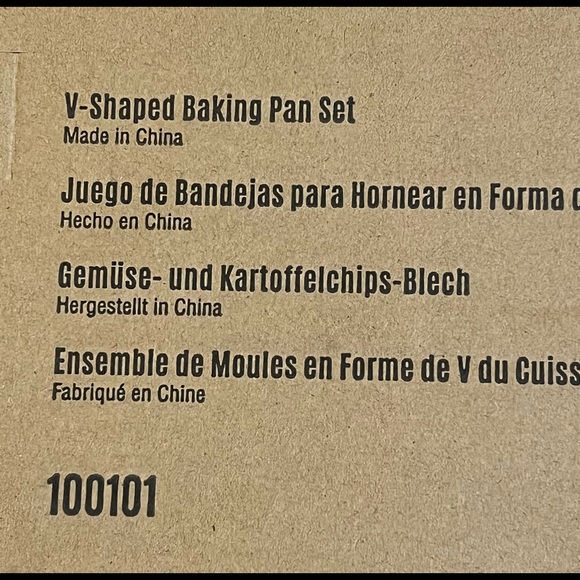 New Pampered Chef V-Shaped Baking Pan Set - Picture 5 of 5